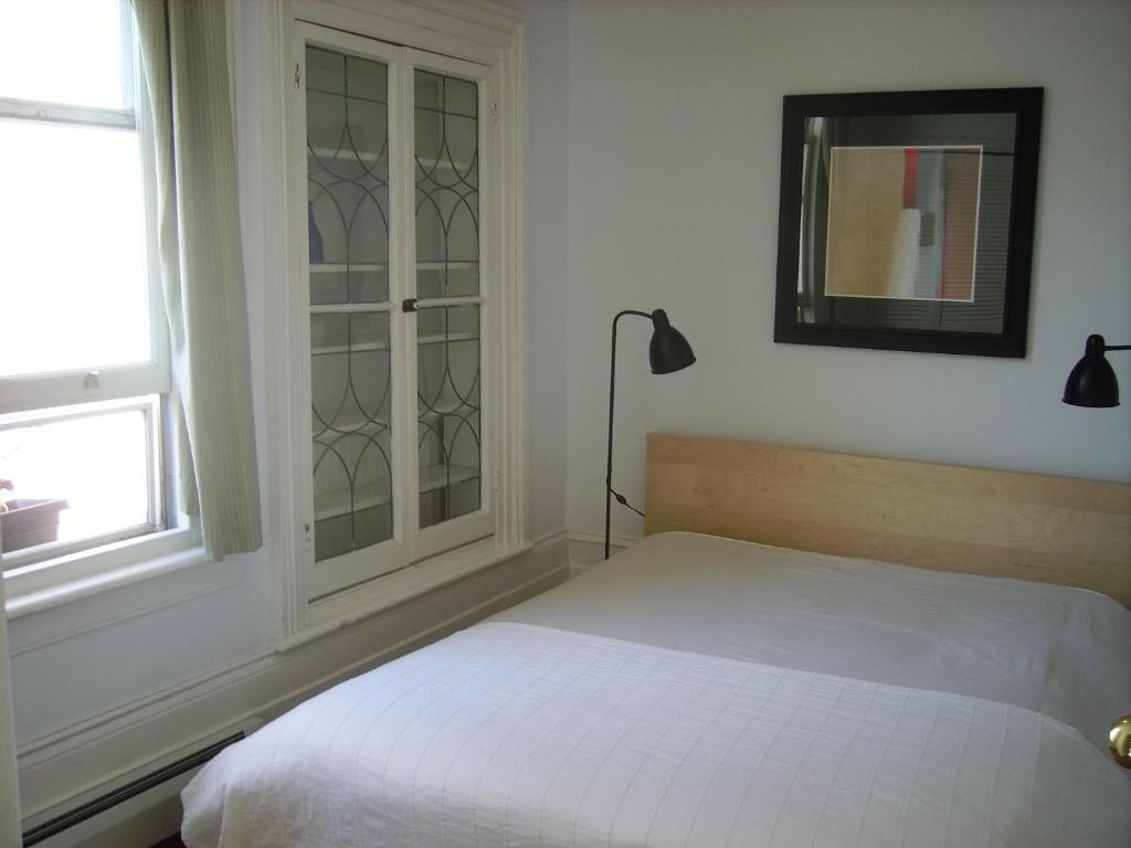 Absolute 1000 Islands Monthly Suites Gananoque Habitación foto