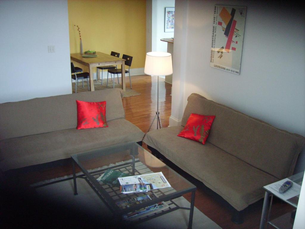 Absolute 1000 Islands Monthly Suites Gananoque Habitación foto